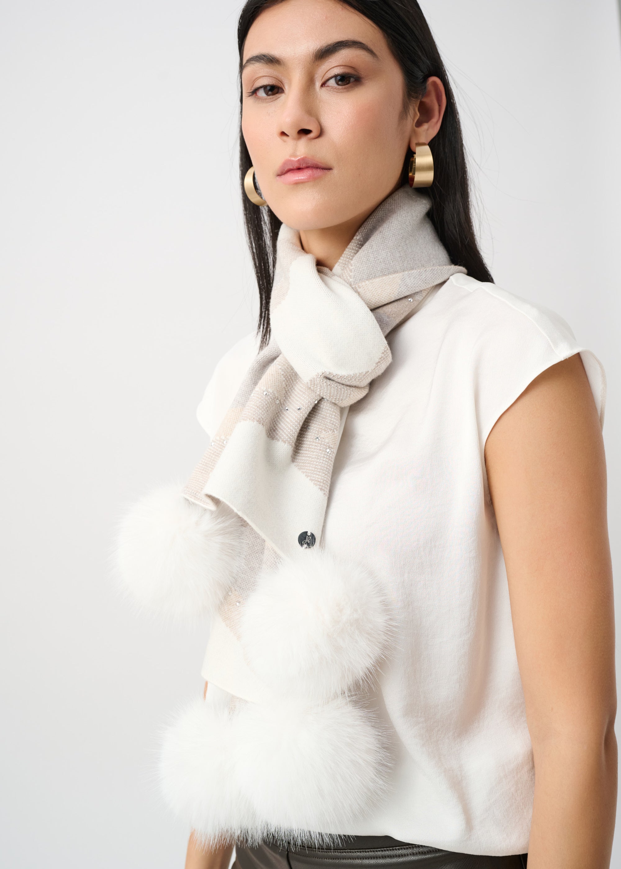 Foulard à pompons