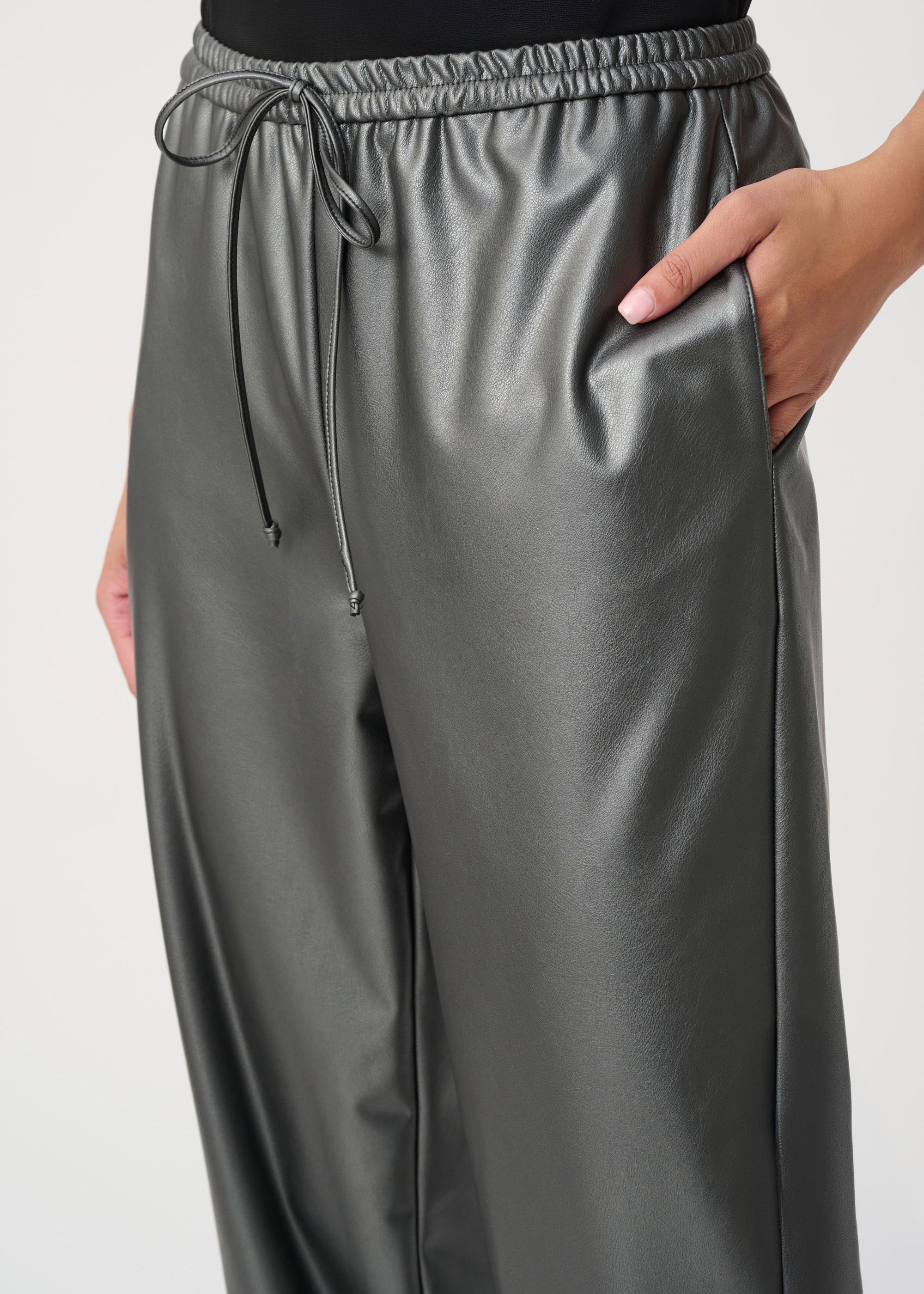Onyx | Pantalon décontracté en cuir vegan