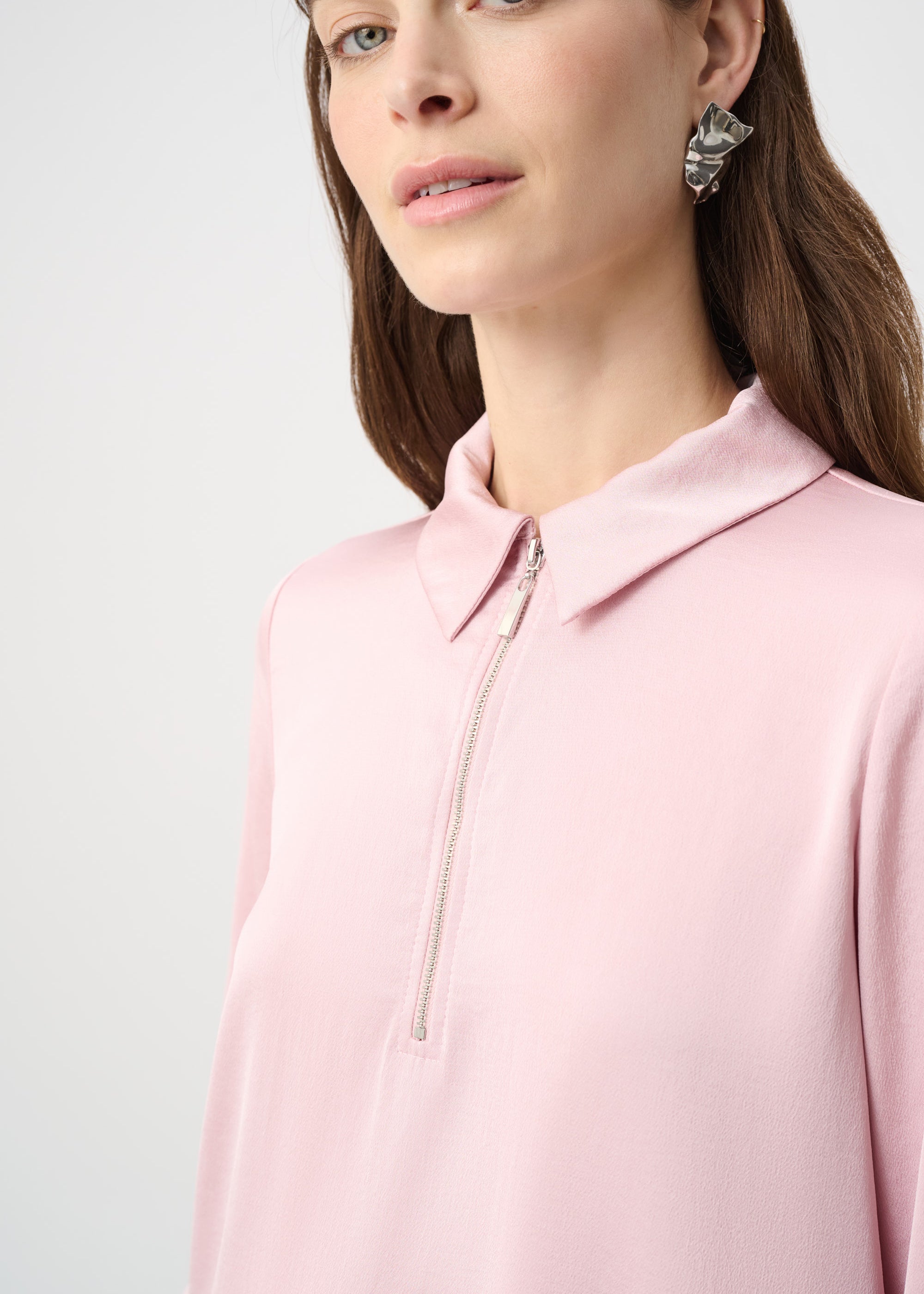 Sia | Blouse satinée avec collet