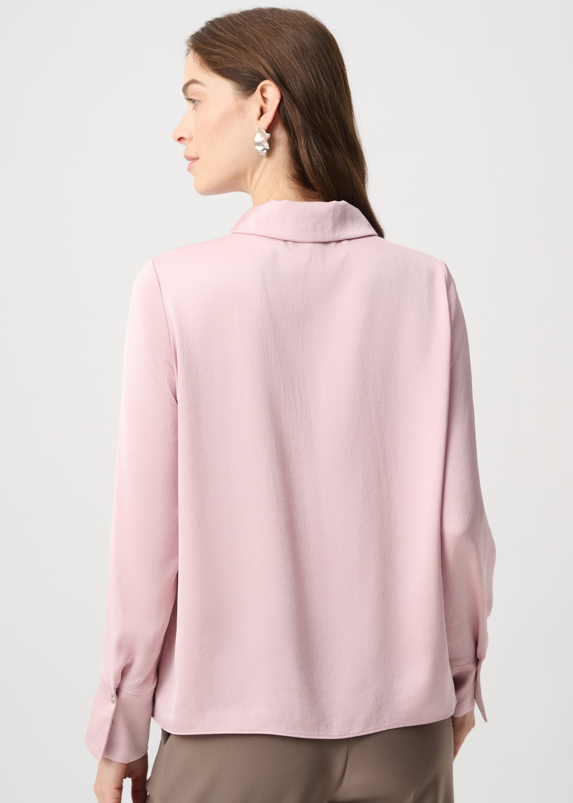 Sia | Blouse satinée avec collet