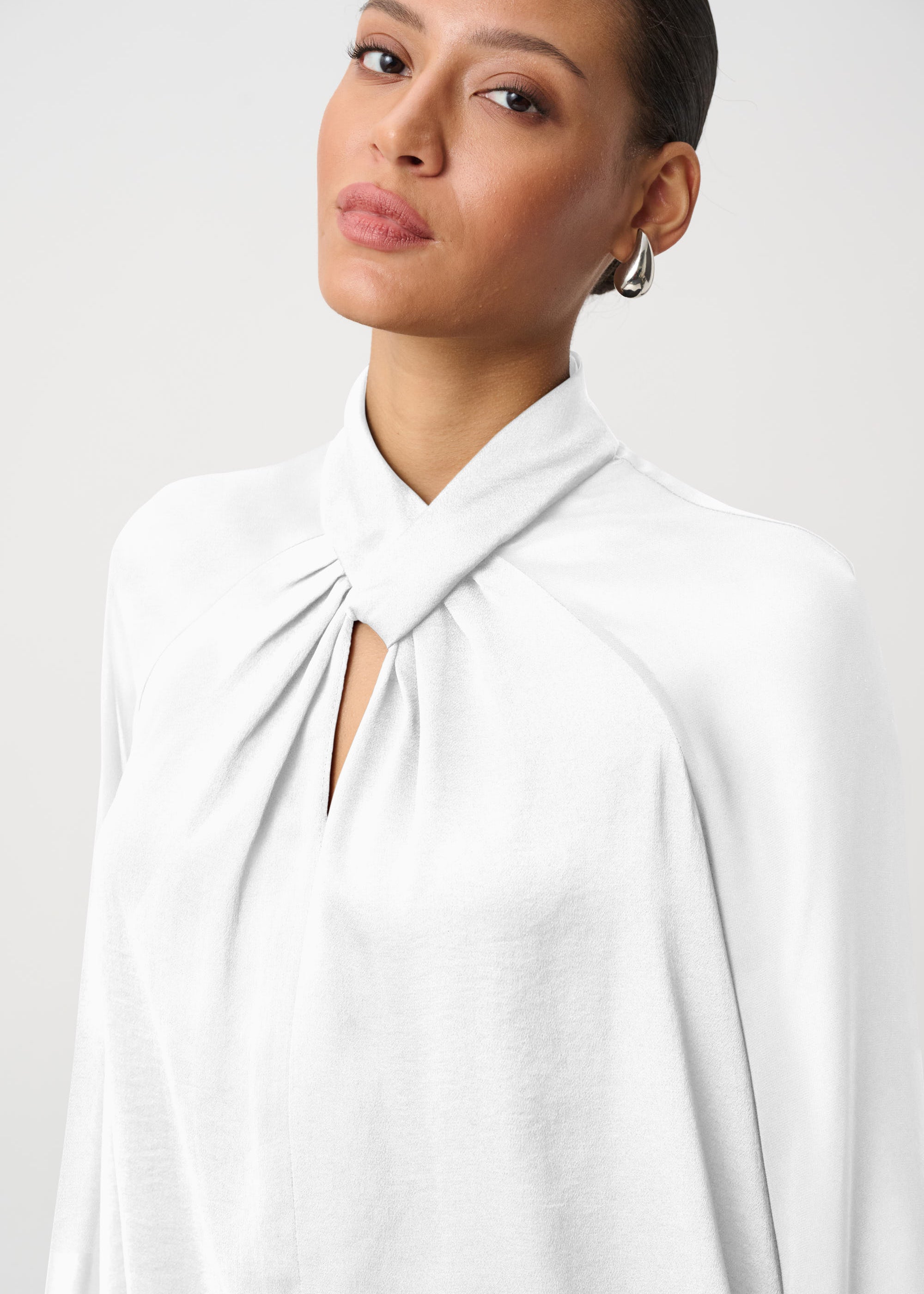 Laurel | Haut satiné avec manches en mousseline