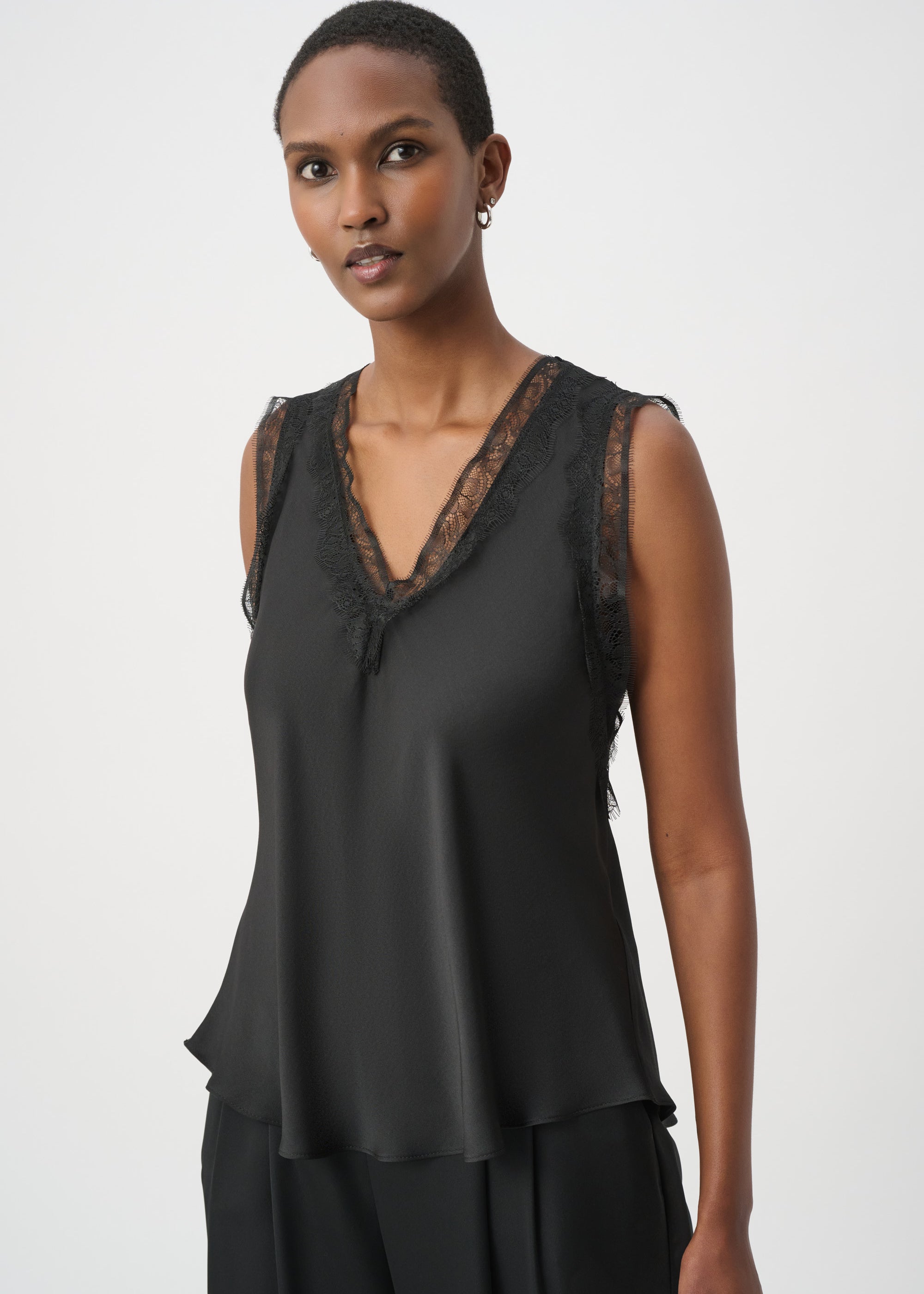 Ema | Camisole évasée en satin avec dentelle