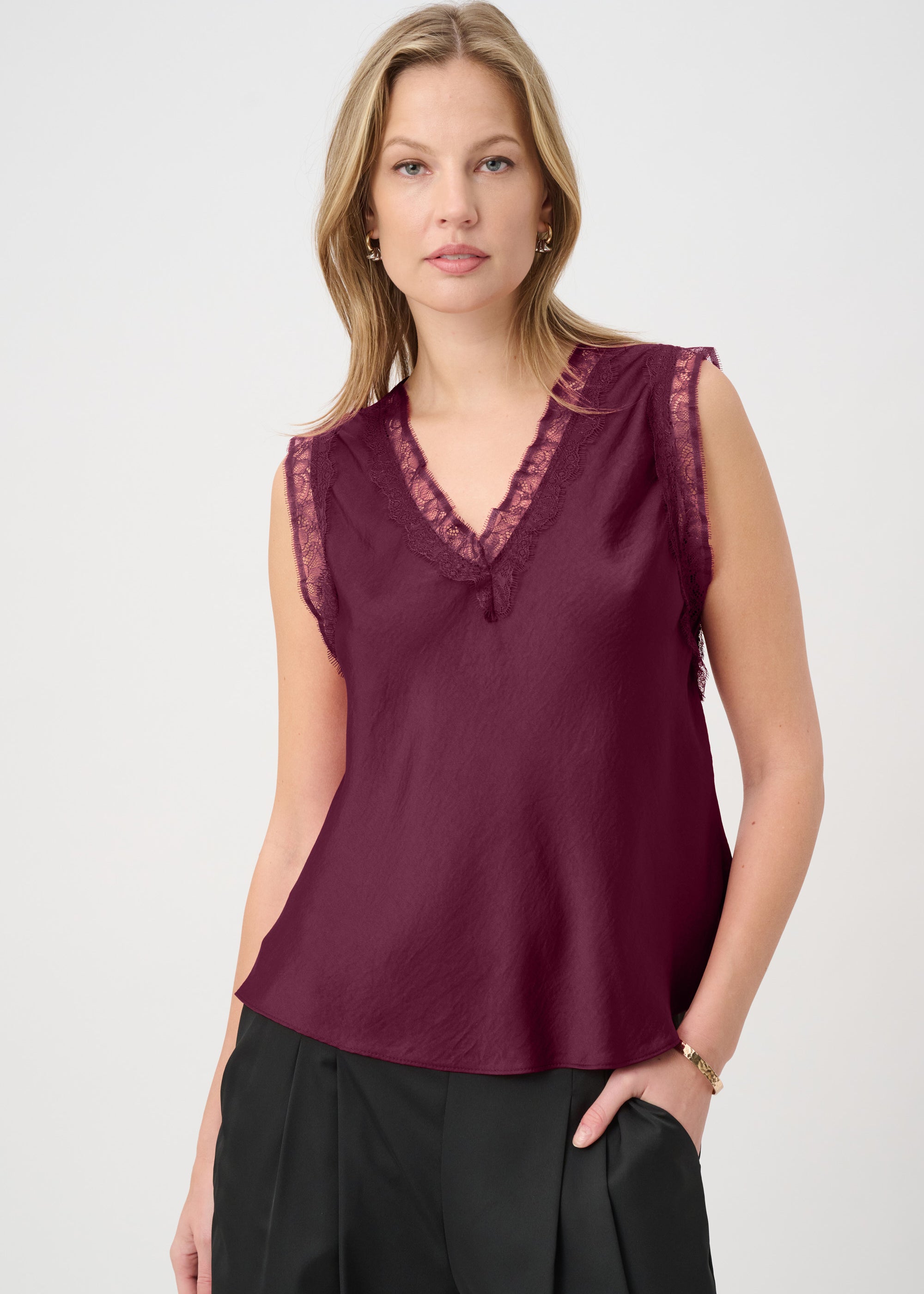 Ema | Camisole évasée en satin avec dentelle