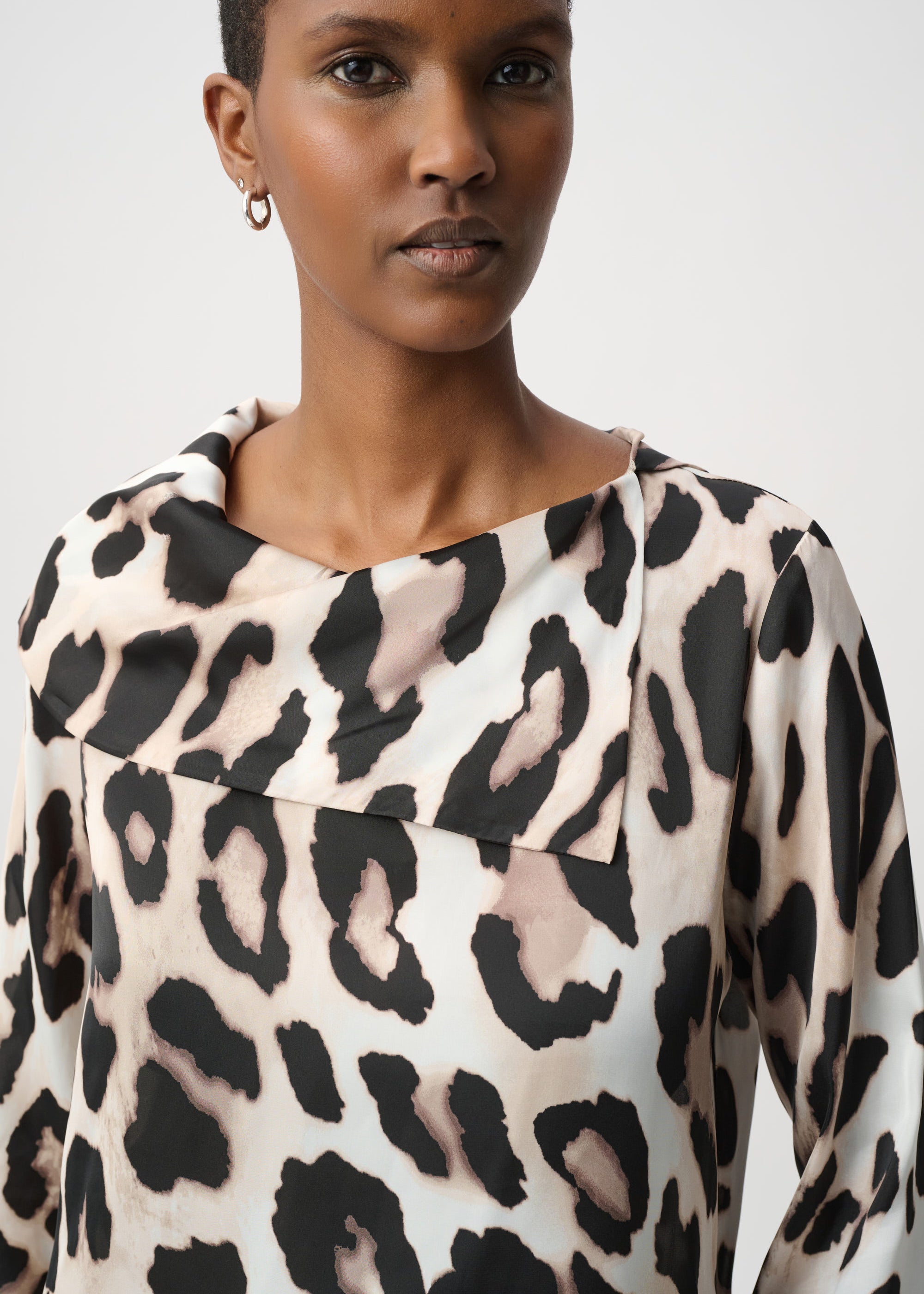 Etta  | Blouse satinée motif animal