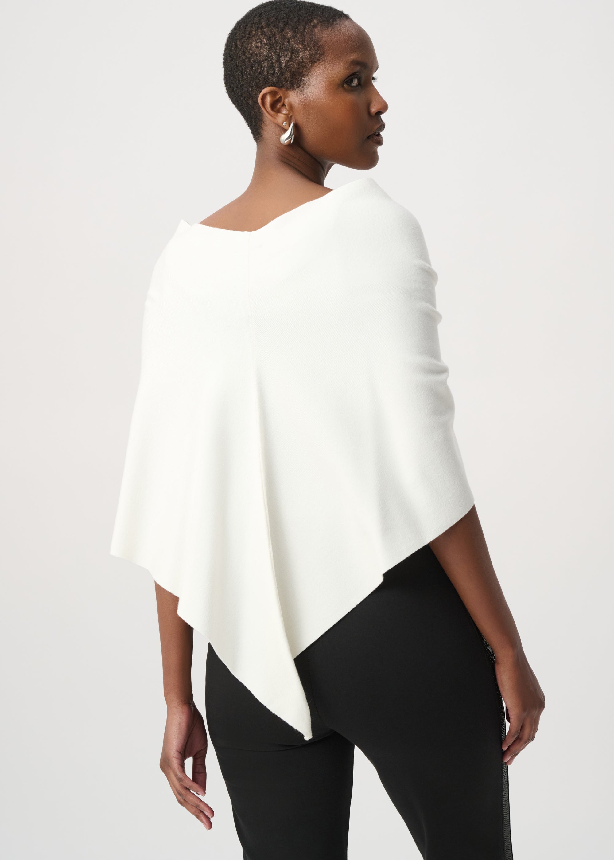 Luna | Poncho drapé avec fourrure vegan