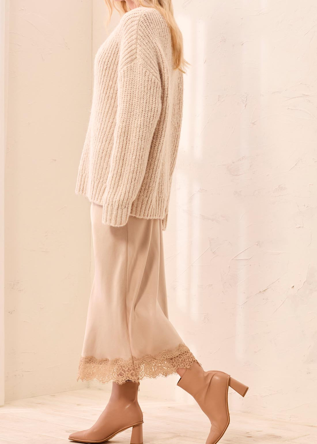 Milan | Jupe midi en satin & dentelle
