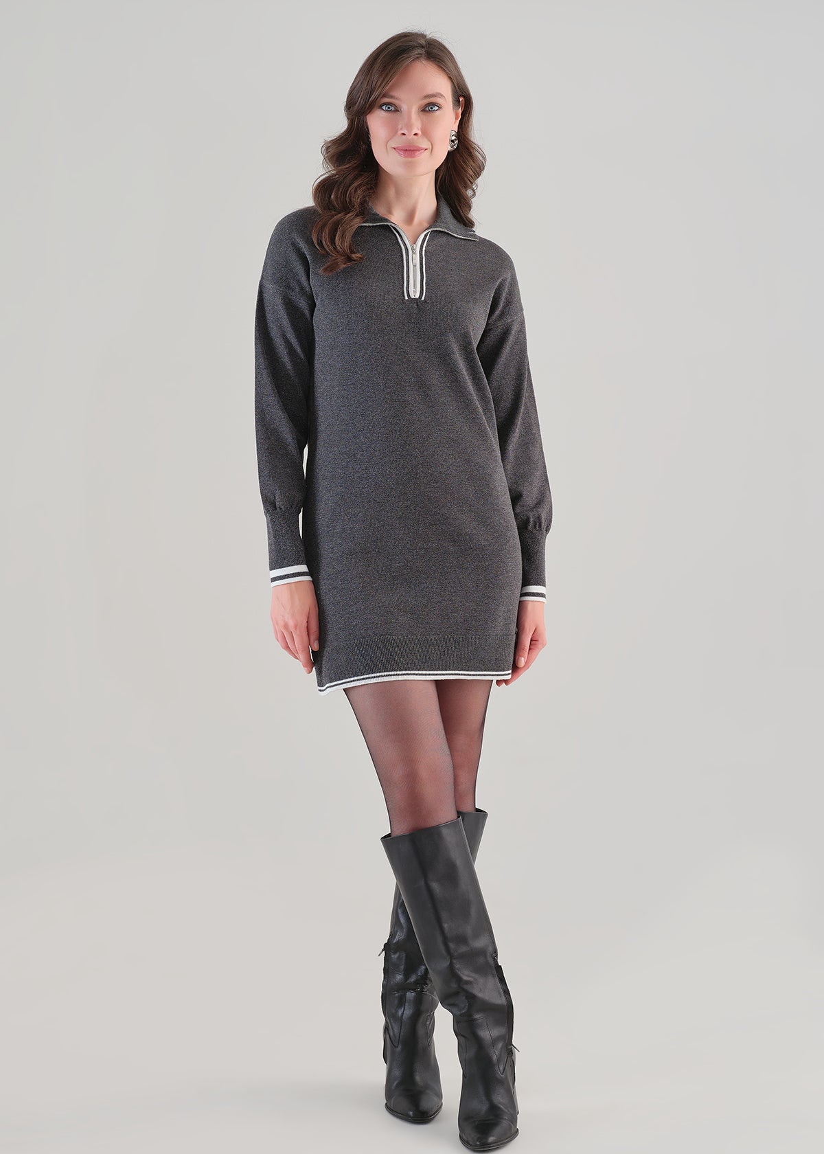 Acorn | Robe avec fermoir au col