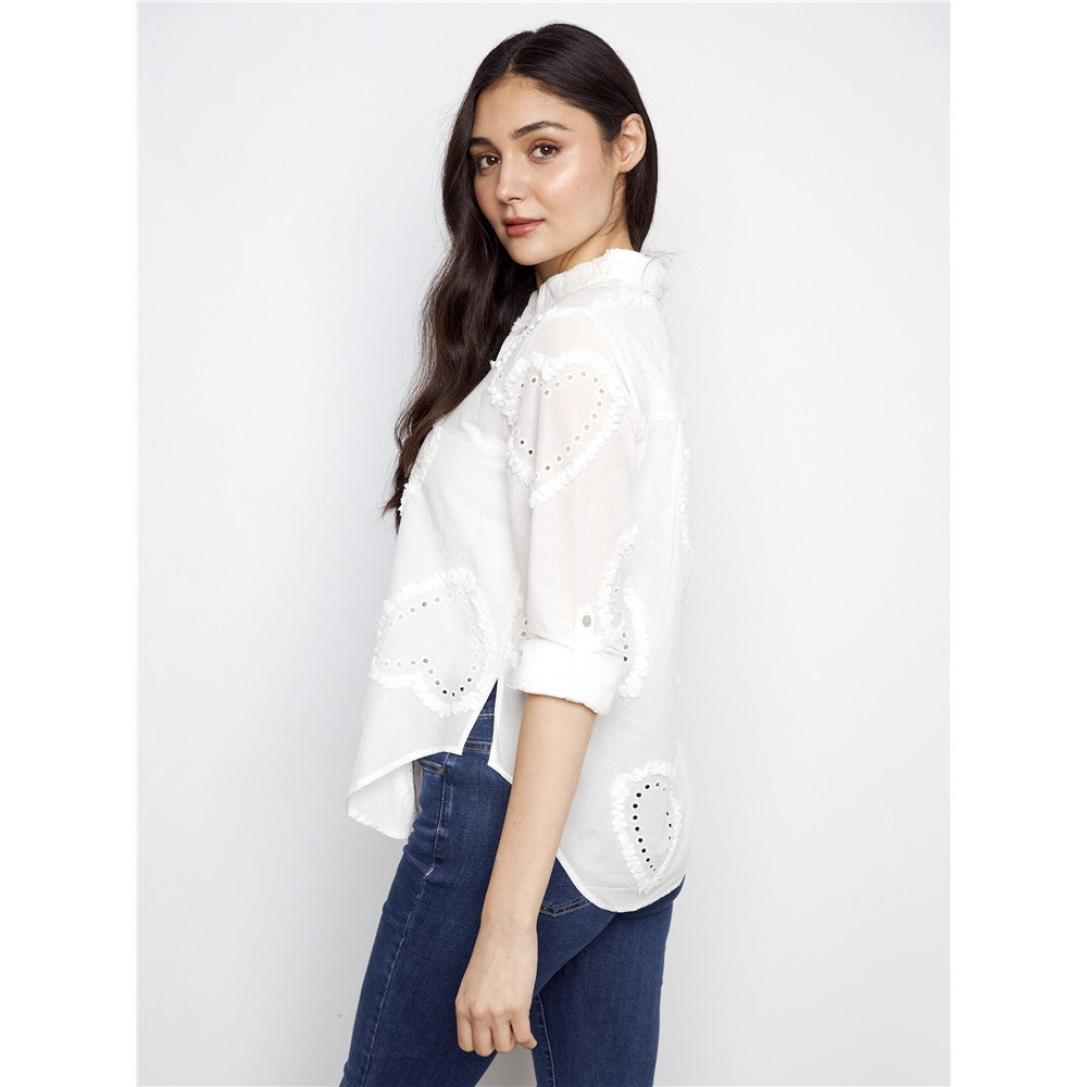 Blouse motifs brodés coeurs