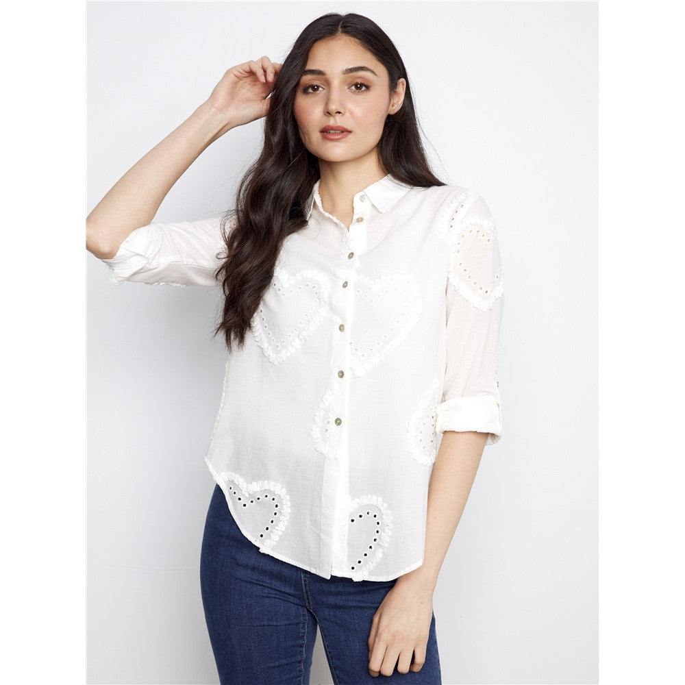 Blouse motifs brodés coeurs