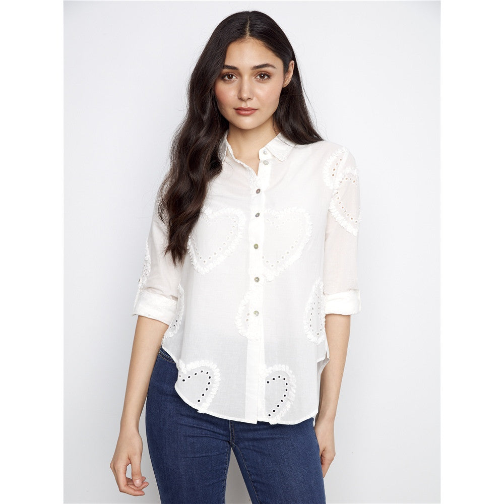 Blouse motifs brodés coeurs
