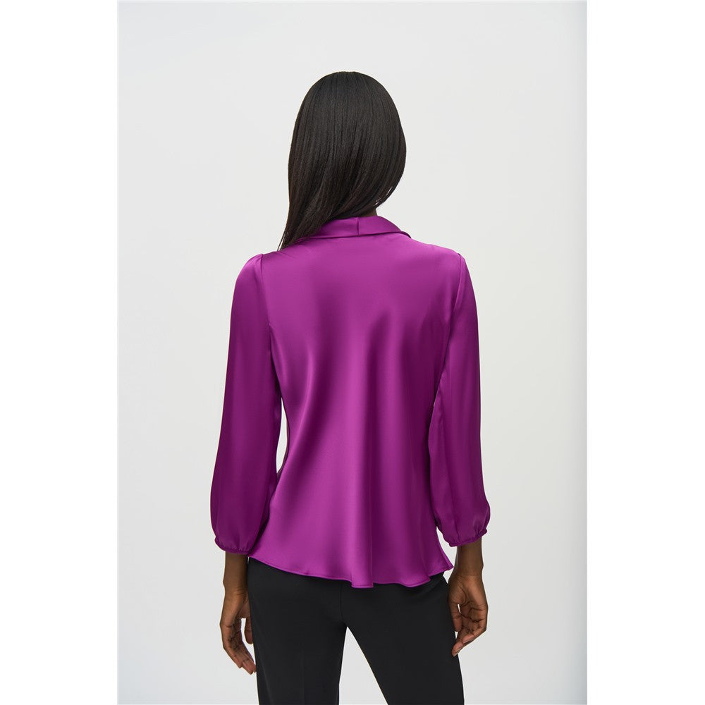 Blouse satinée avec noeud papillon