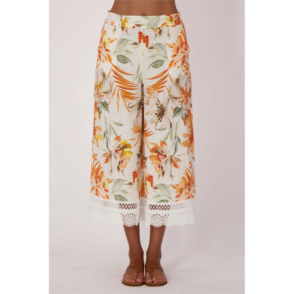 Capri tissu fluide et détails dentelle