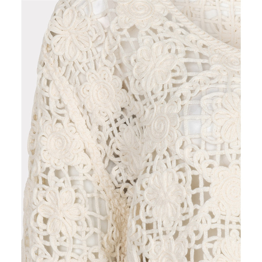 Cardigan crocheté avec motifs floraux