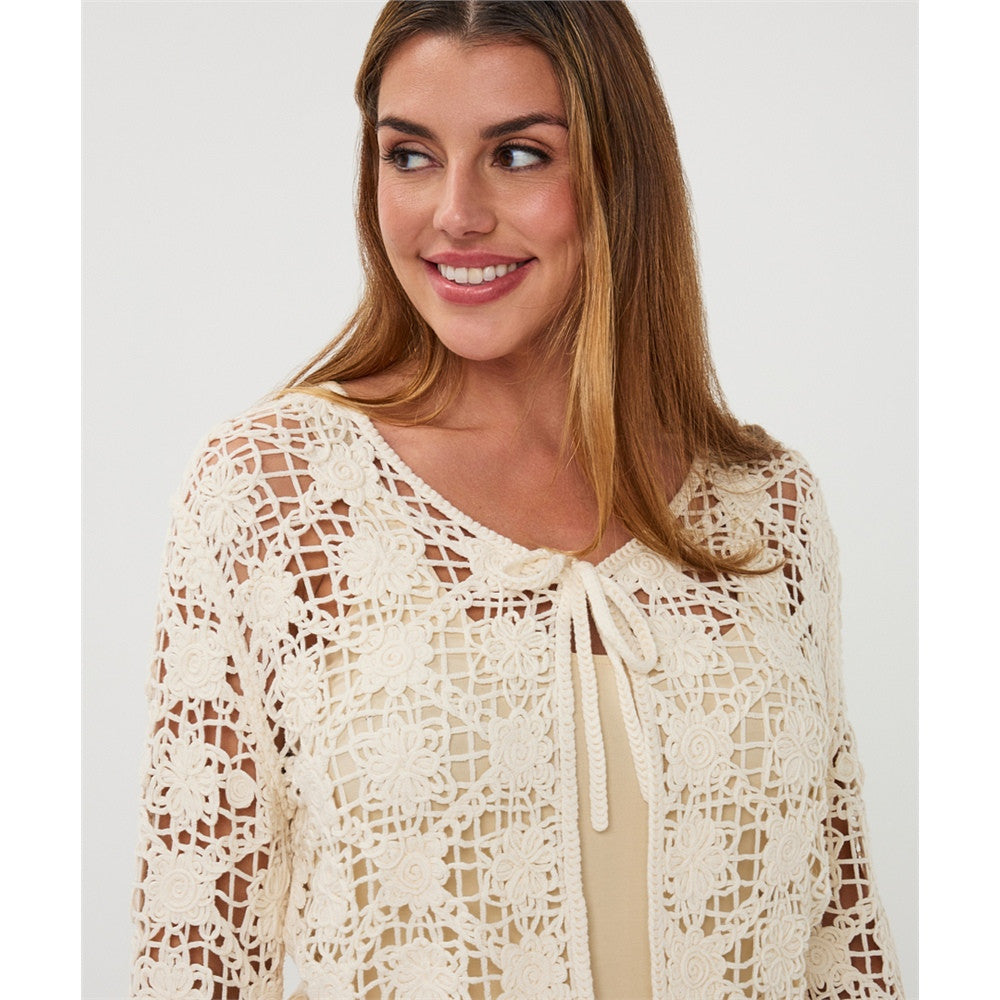 Cardigan crocheté avec motifs floraux