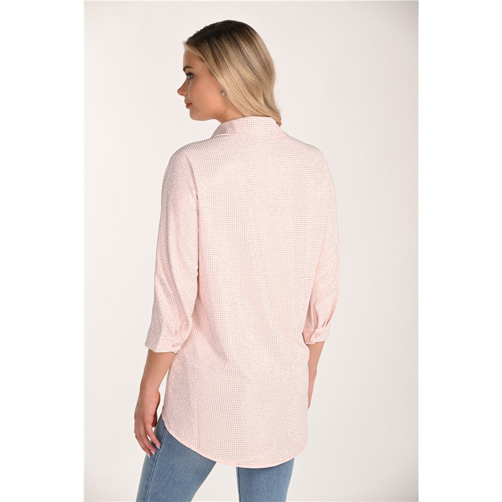 Chemise décorée de strass scintillants