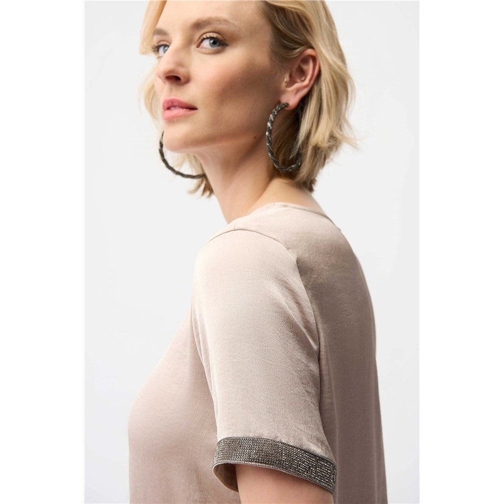 Haut en satin recyclé avec ornements en strass