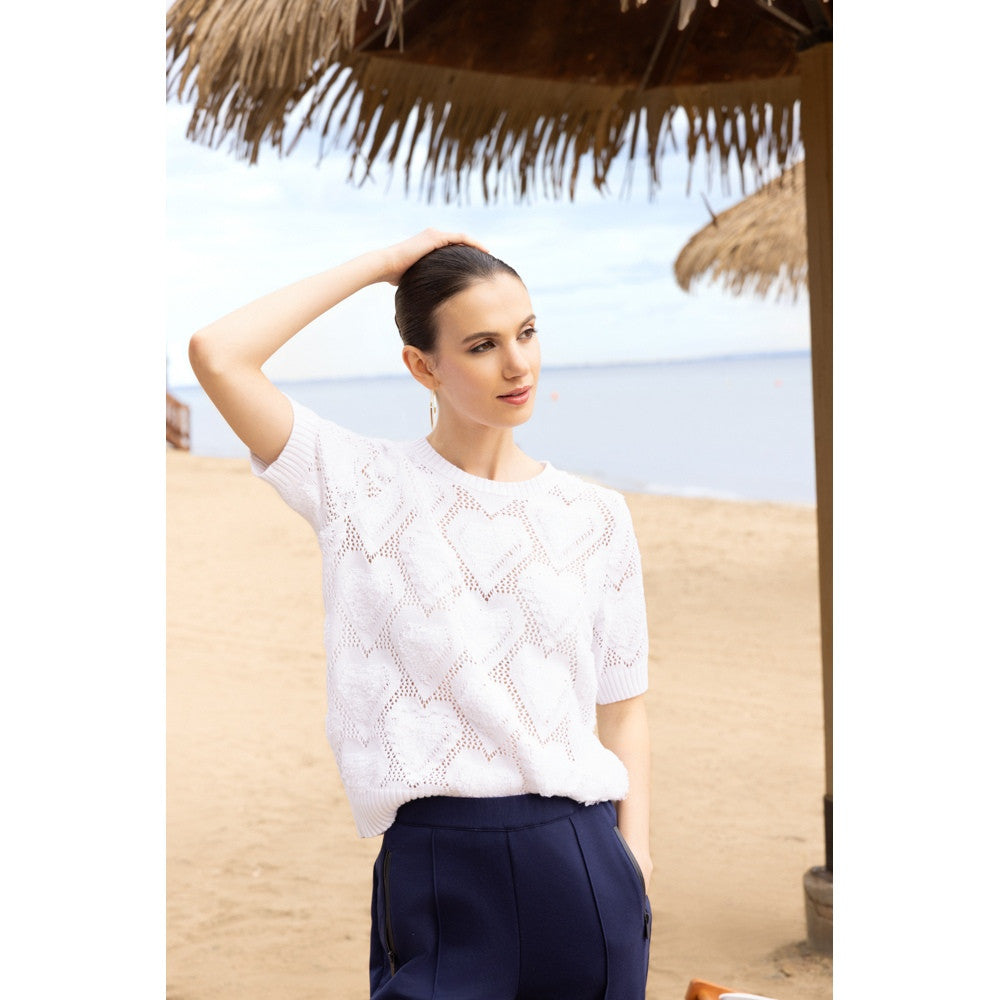 Haut maille ajourée à motif coeur - Taille : LARGE - Couleur : Blanc
