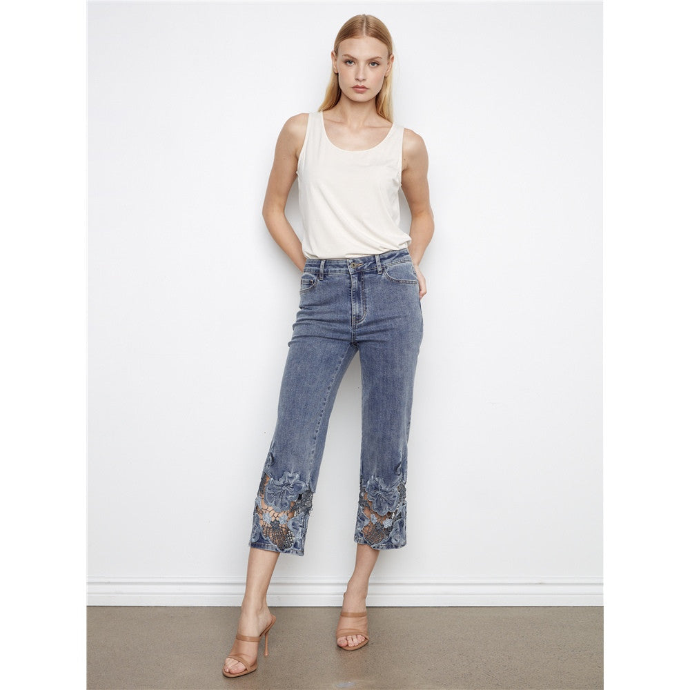 Jean capri avec broderies et empiècements ajourés