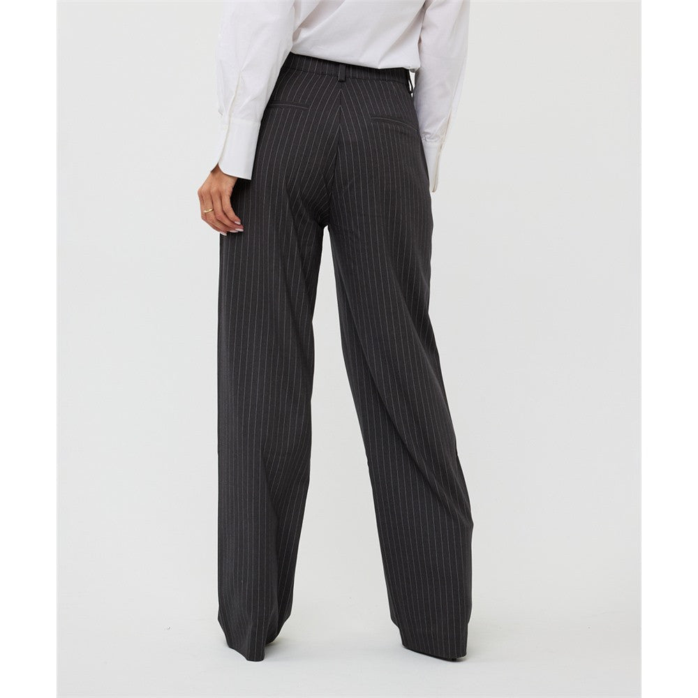 Pantalon à fines rayures