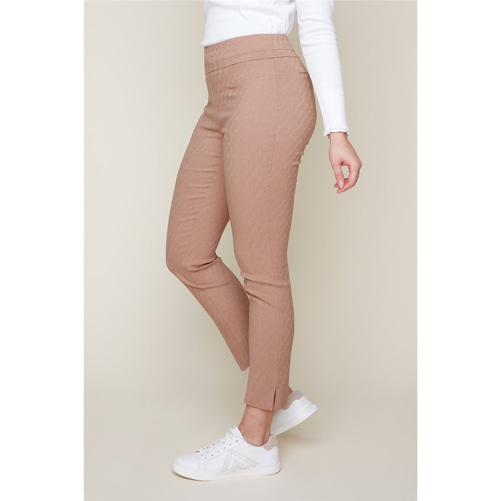 Pantalon aux chevilles tissu texturé