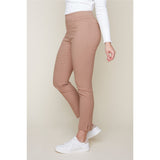 Pantalon aux chevilles tissu texturé
