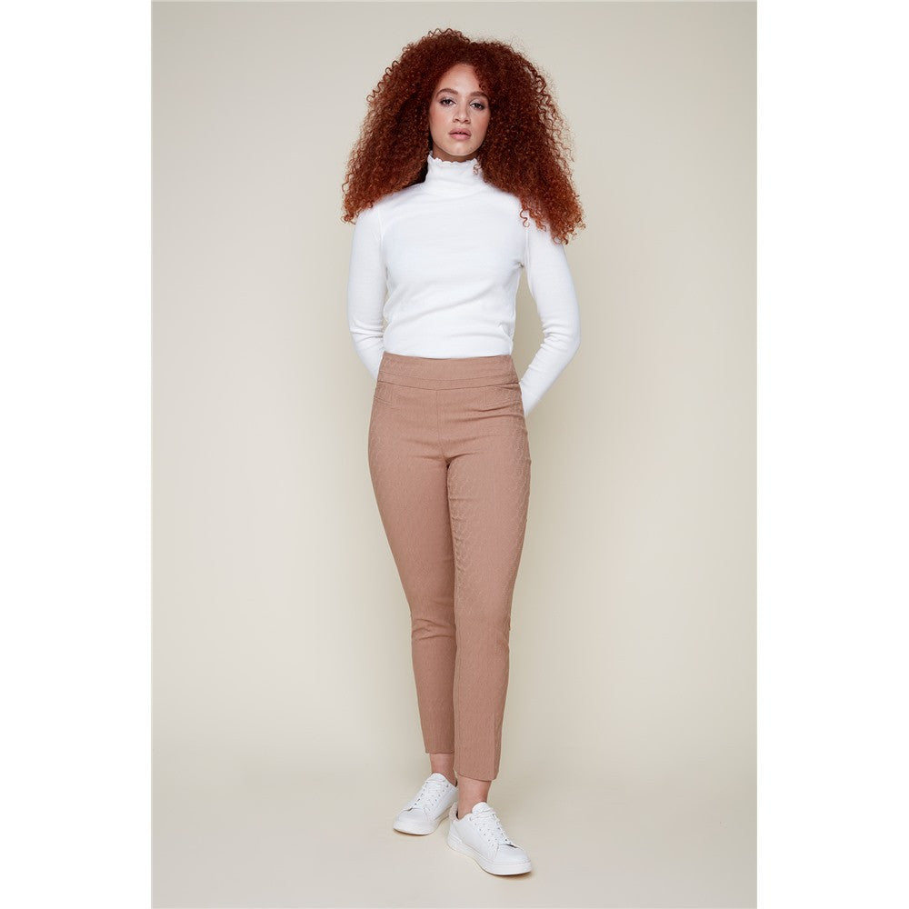 Pantalon aux chevilles tissu texturé