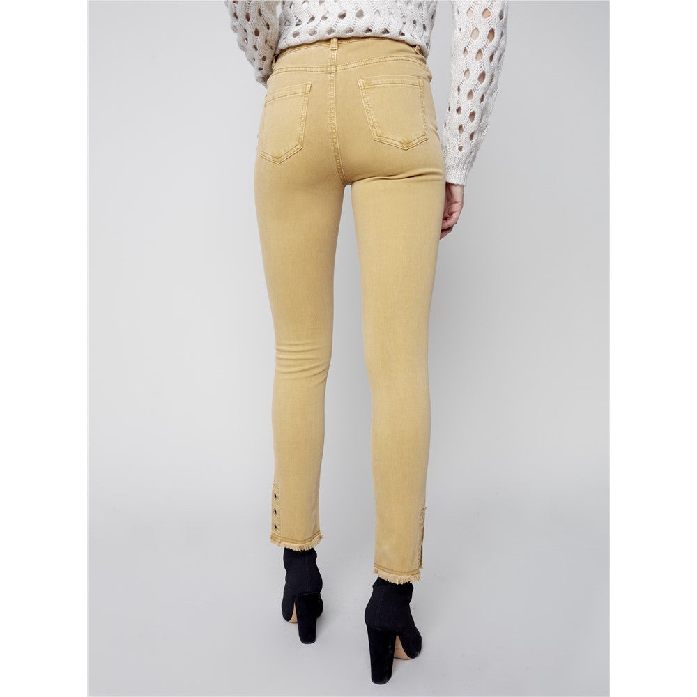 Pantalon avec oeillets au bas