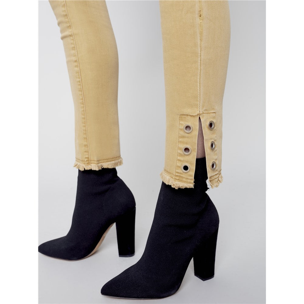 Pantalon avec oeillets au bas