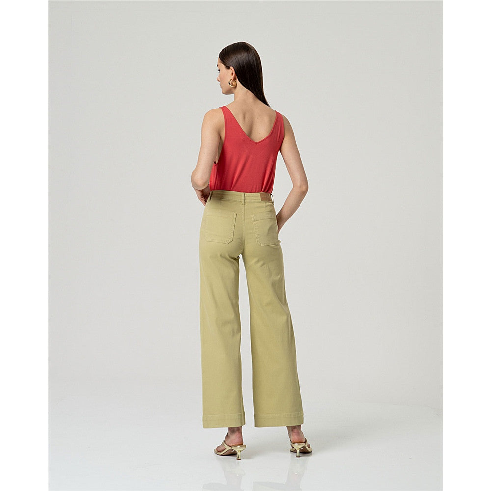 Pantalon coupe large et jambe droite