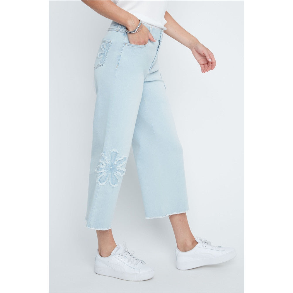 Pantalon en jean à fleurs brodées