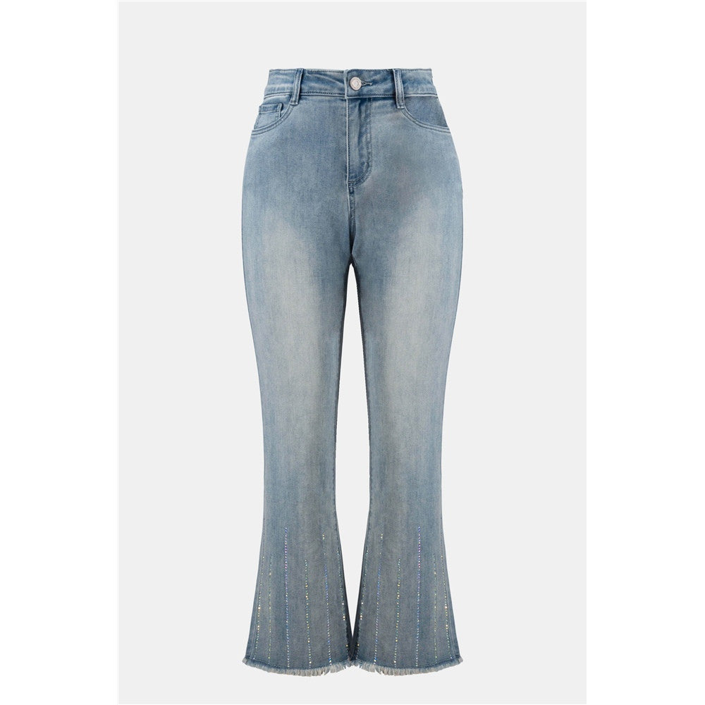 Pantalon en jean court à coupe droite avec strass