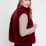 Saga | Veste sans manches en fourrure vegan