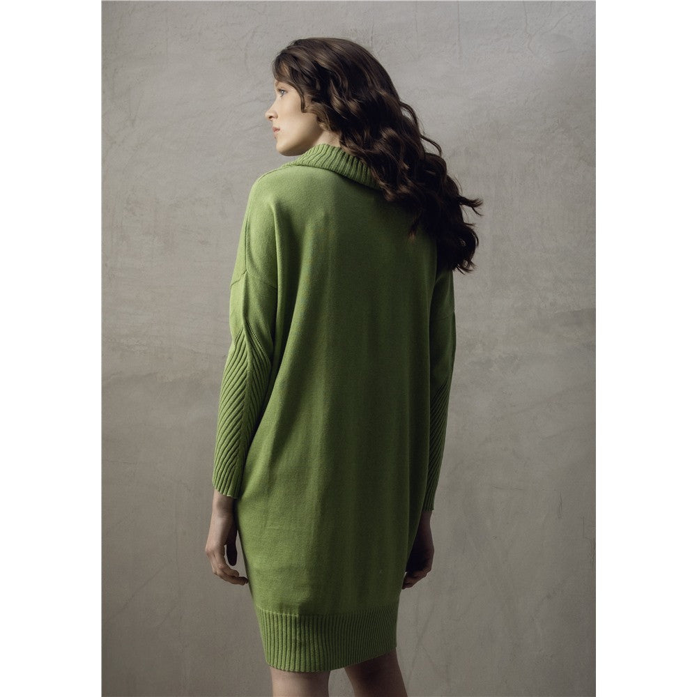 Robe avec col tombant