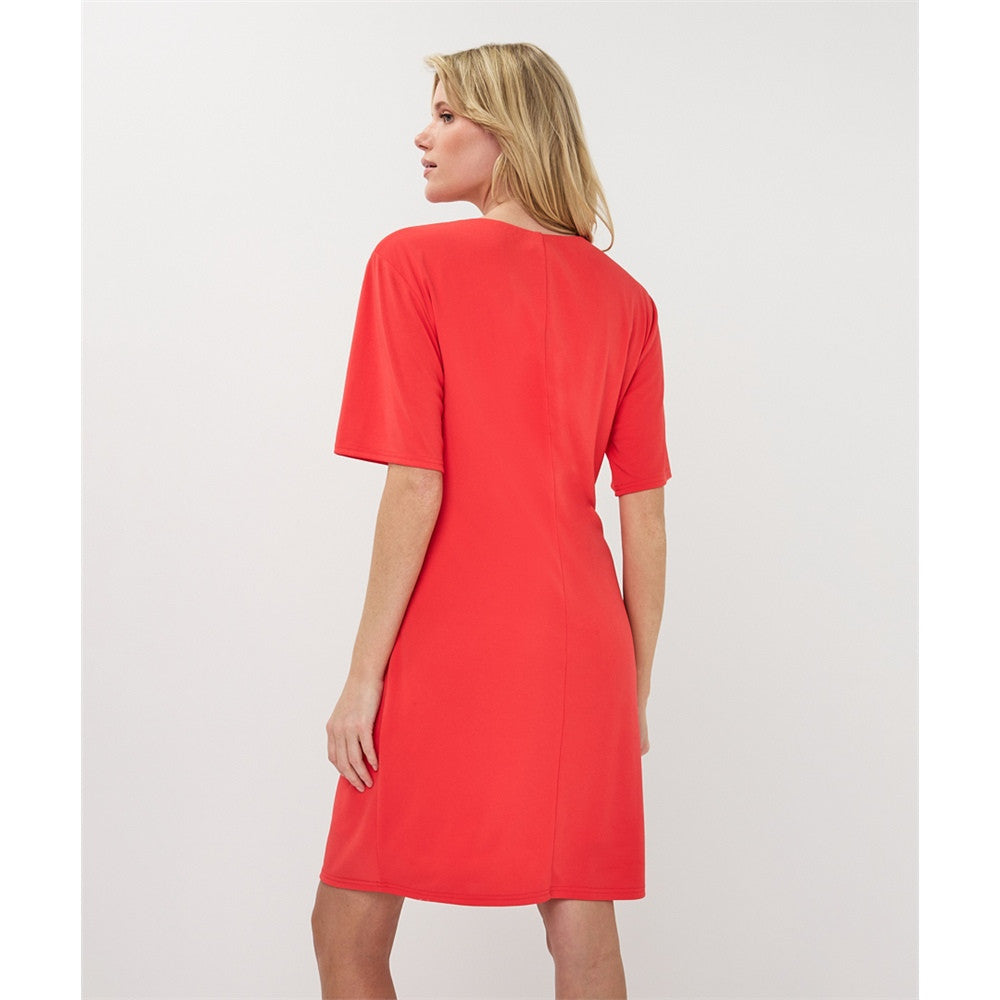 Robe détail de nouage sur côté