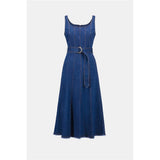 Robe midi ajustée-évasée en denim avec ceinture
