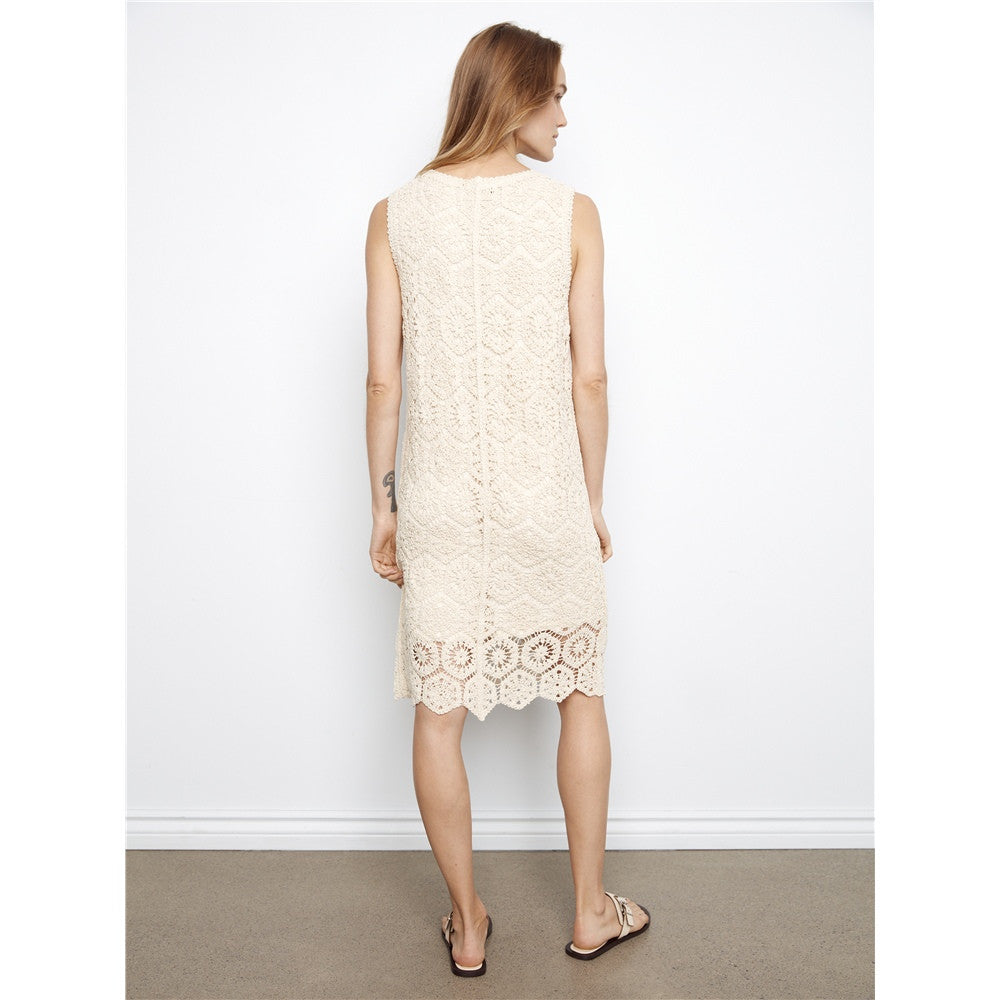 Robe sans manches en crochet