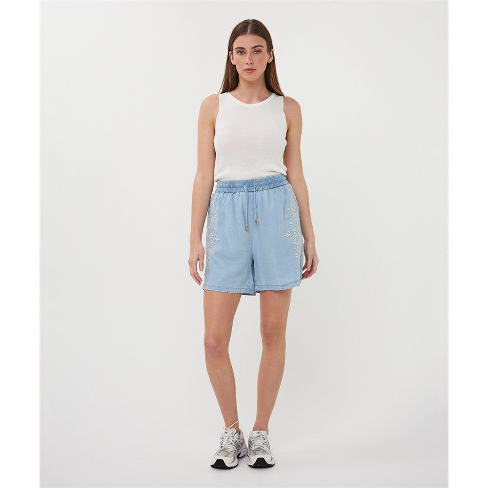 Short denim léger brodé