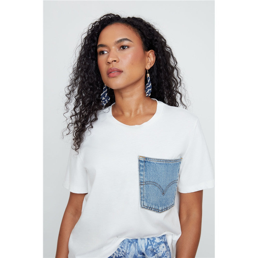 T-shirt blanc avec poche en denim