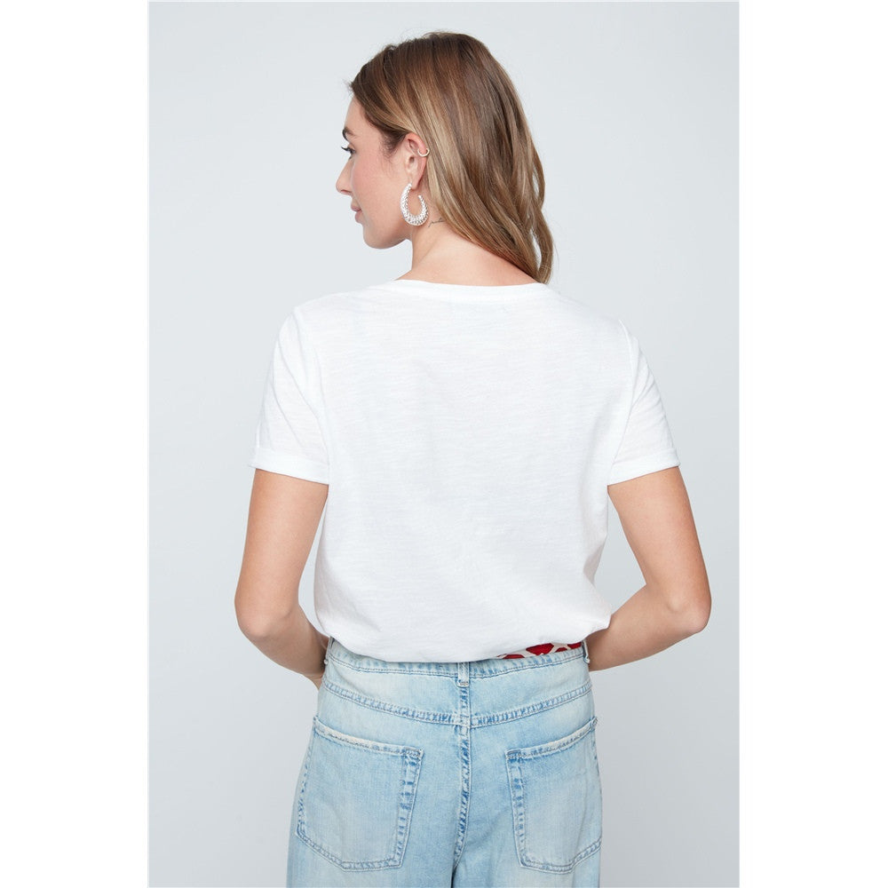 T-shirt coeur brodé sur la poche