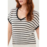 T-shirt en tricot rayé à col V - Taille : MEDIUM - Couleur : Noir